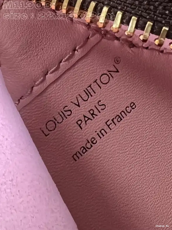 LOUIS VUITTON Pouch-22.5*13*13CM Bloom 0516